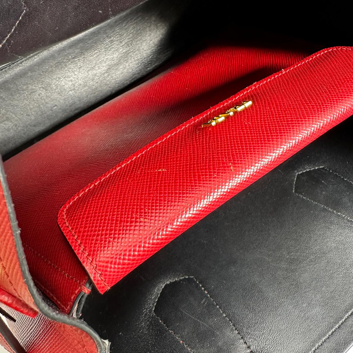 プラダ PRADA ハンドバッグ
ショルダーバッグ サフィアーノ 2wayバッグ 牛革 BN2775 レッド 【SS】
【中古】