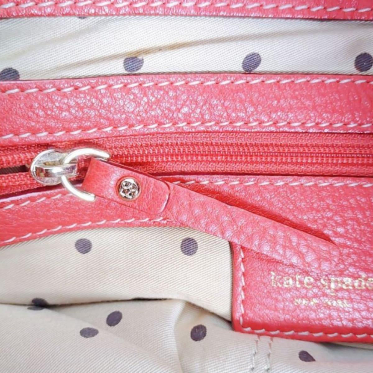 ケイトスペード Kate Spade ハンドバッグ
トートバッグ 巾着型 レザー レッド 【SS】
【中古】