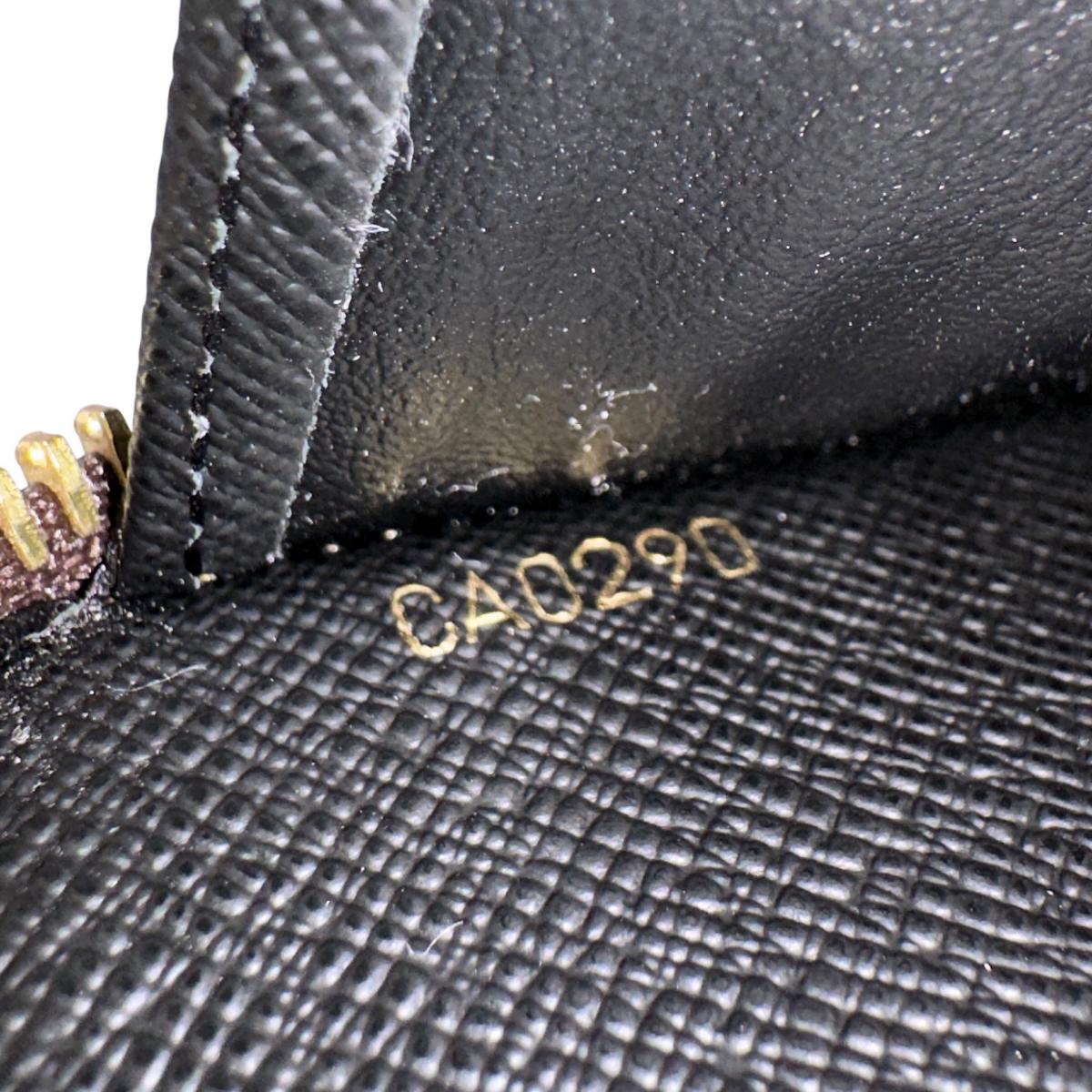 ルイヴィトン LOUIS VUITTON 長財布
長財布 モノグラムジャイアント ジッピー・ウォレット モノグラムキャンバス M69353 ブラウン LV
【SS】
【中古】