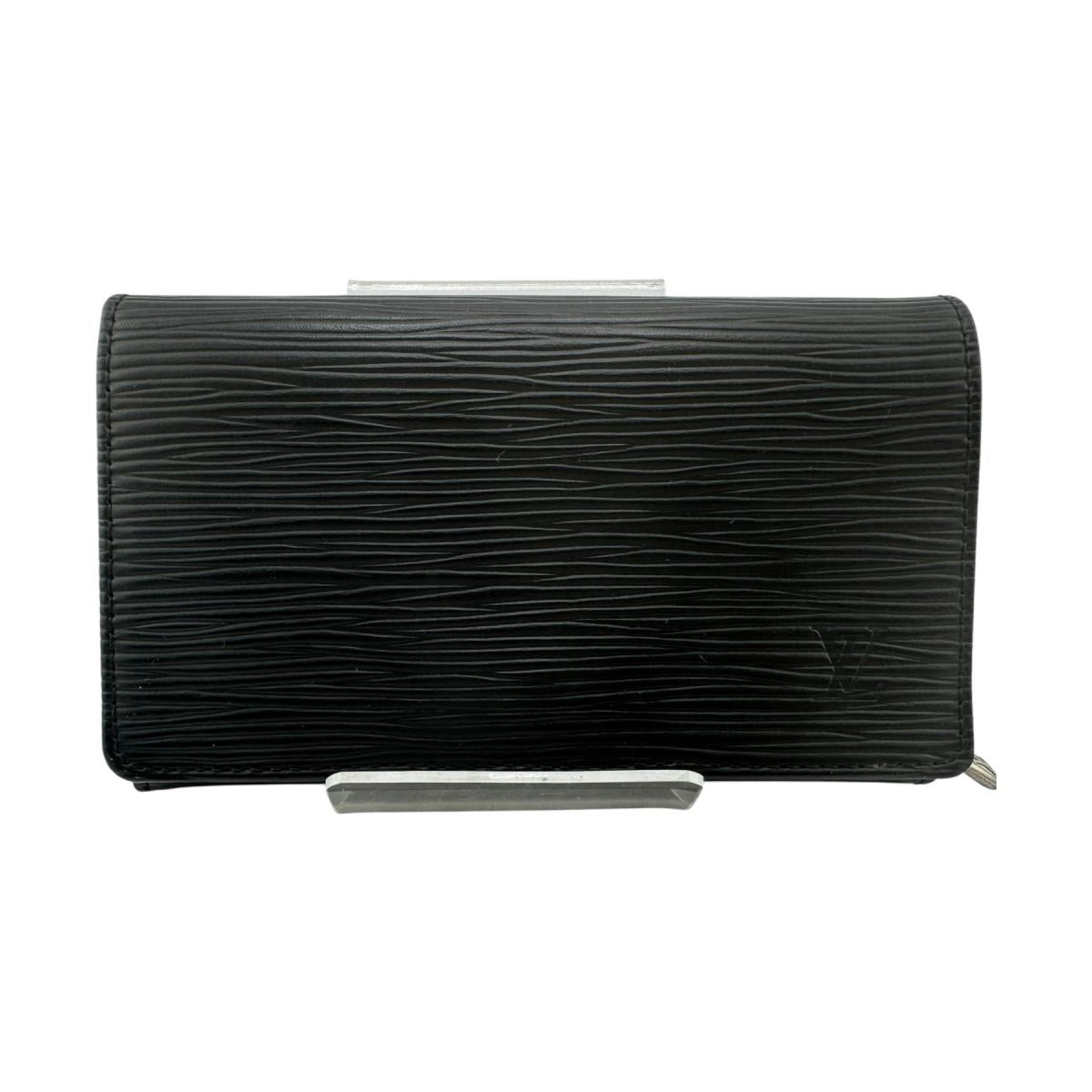 ルイヴィトン LOUIS VUITTON 二つ折り財布
二つ折り長財布 エピ ポルトフォイユトレゾール エピレザー M63972 ブラック LV
【SS】
【中古】