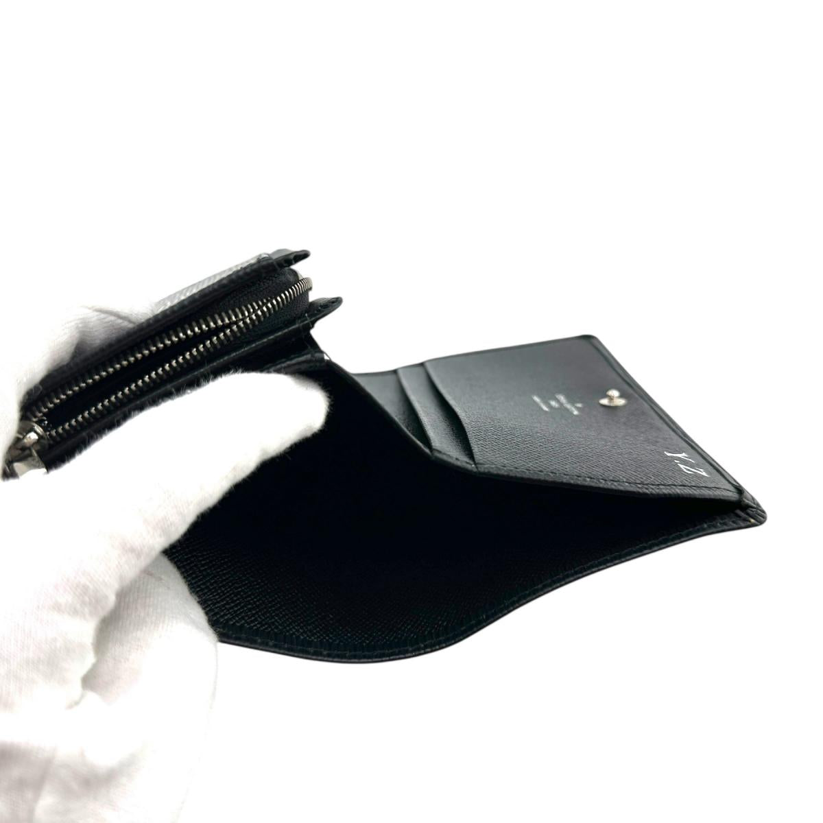 ルイヴィトン LOUIS VUITTON 二つ折り財布
二つ折り長財布 エピ ポルトフォイユトレゾール エピレザー M63972 ブラック LV
【SS】
【中古】