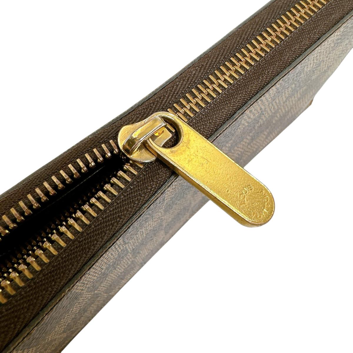 ルイヴィトン LOUIS VUITTON 長財布
長財布 ダミエ ジッピーウォレット ダミエキャンバス N41661 ブラウン LV
【SS】
【中古】