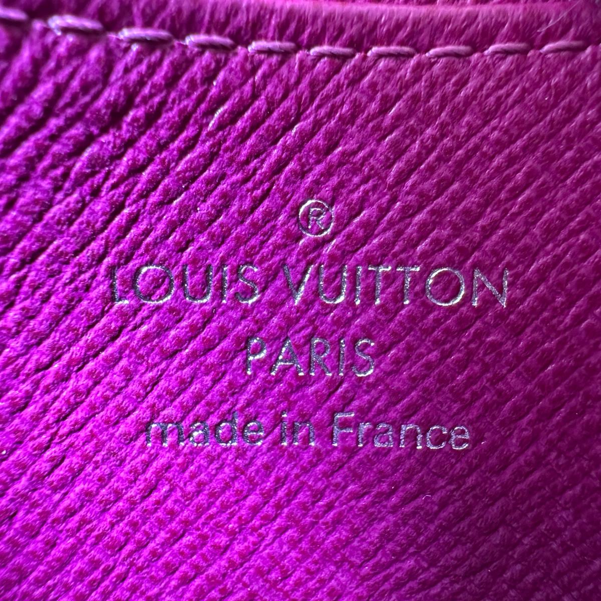 ルイヴィトン LOUIS VUITTON コインケース
コインケース エピ ジッピーコインパース エピレザー M6015K パープル LV
【SS】
【中古】
