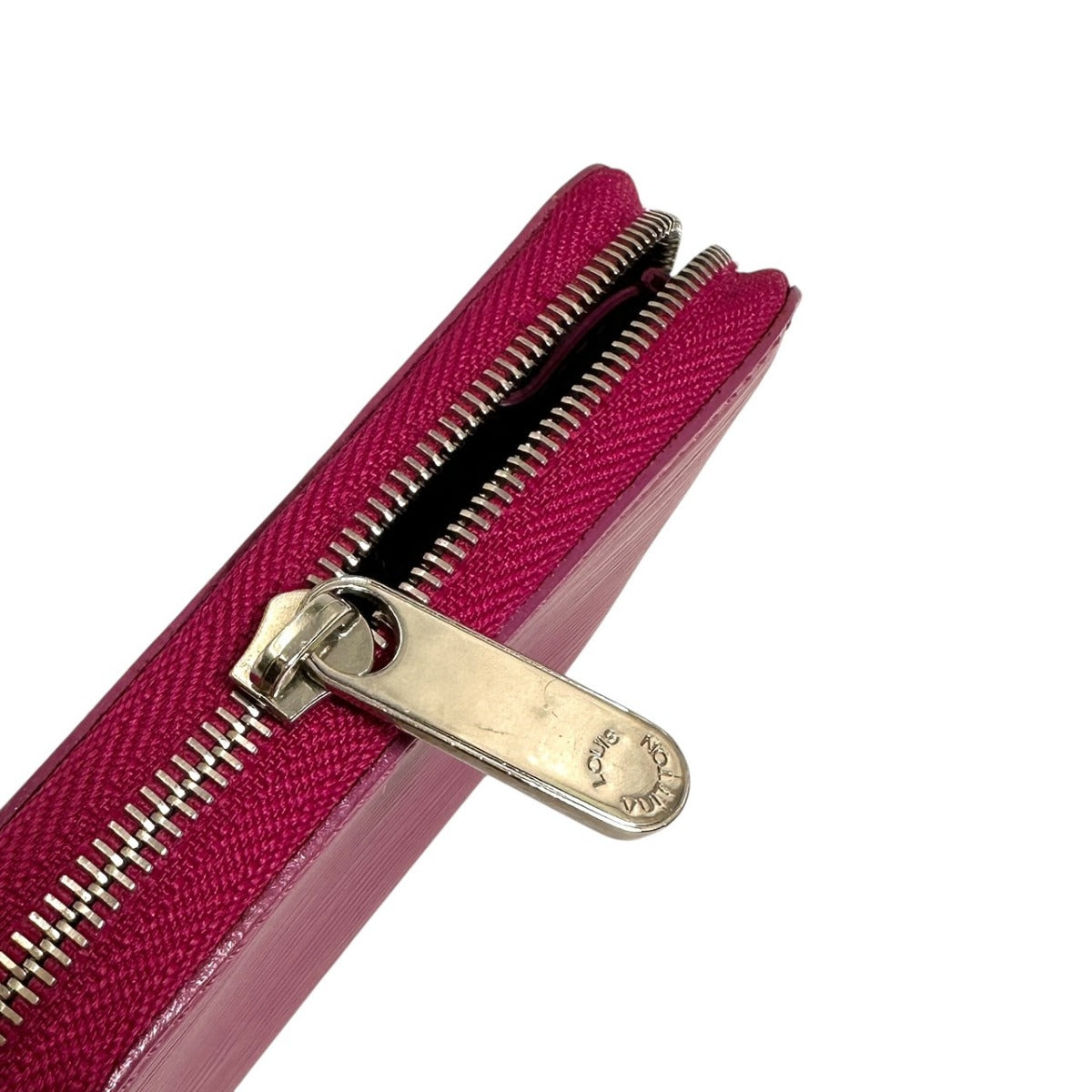 ルイヴィトン LOUIS VUITTON コインケース
コインケース エピ ジッピーコインパース エピレザー M6015K パープル LV
【SS】
【中古】