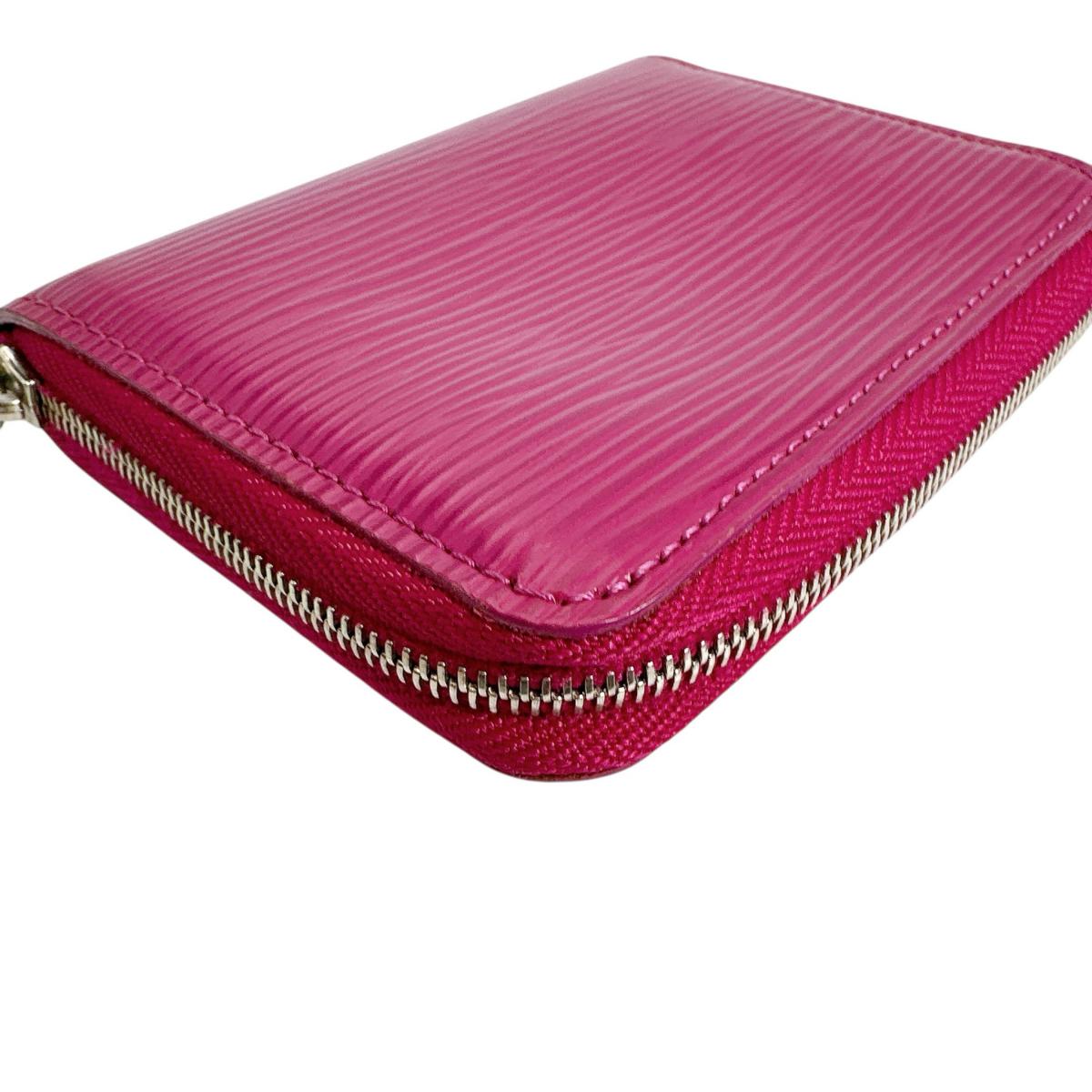 ルイヴィトン LOUIS VUITTON コインケース
コインケース エピ ジッピーコインパース エピレザー M6015K パープル LV
【SS】
【中古】