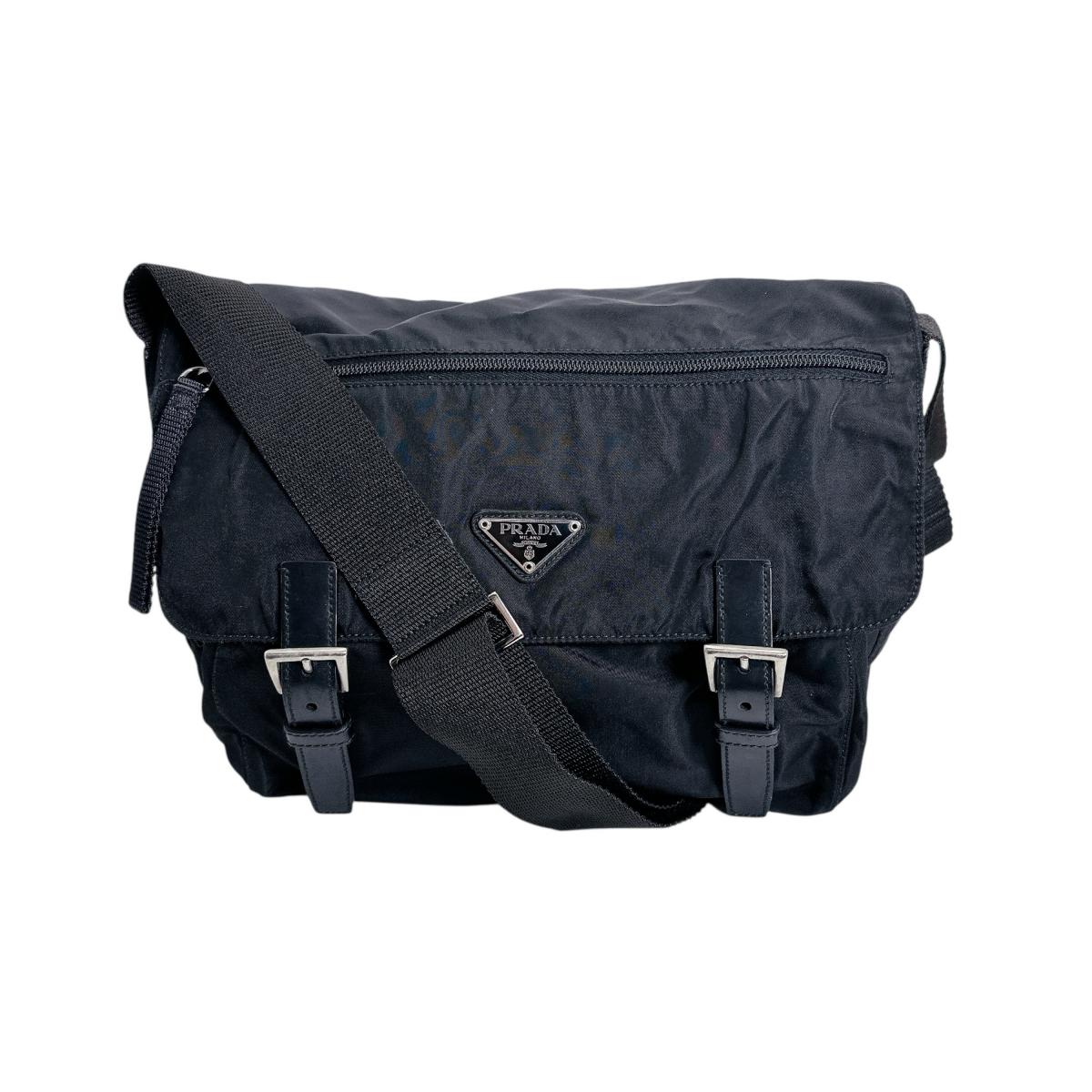 プラダ PRADA ショルダーバッグ
ボディバッグ 斜め掛け トライアングルロゴ ナイロン ブラック 【SS】
【中古】