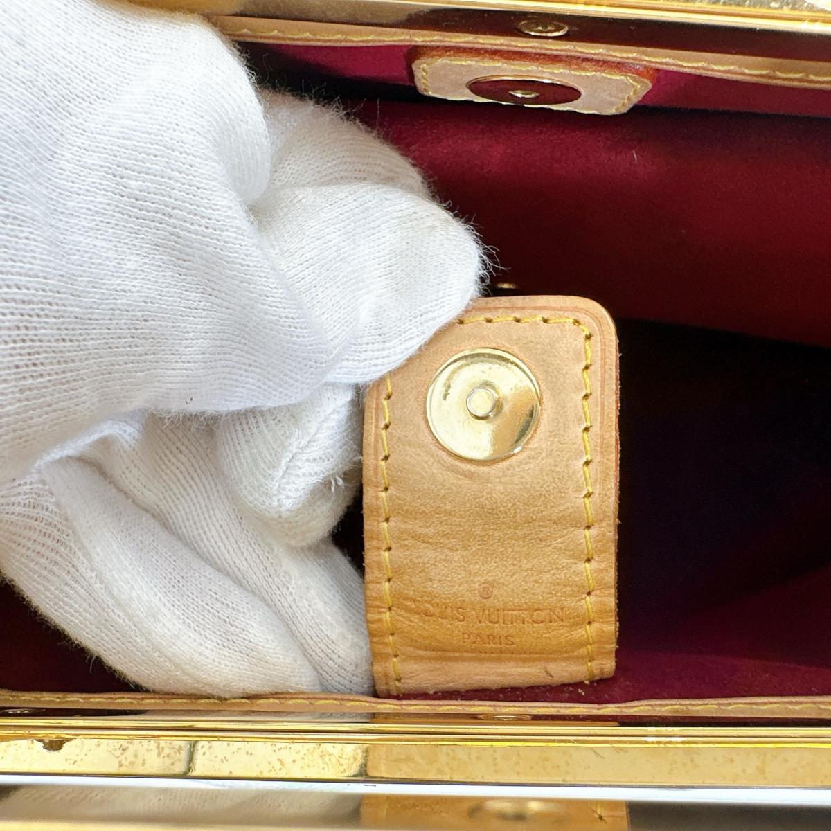 ルイヴィトン LOUIS VUITTON ハンドバッグ
トートバッグ モノグラム・LVマルチ ジュディMM モノグラムマルチカラー M40255 ブロン LV
【SS】
【中古】