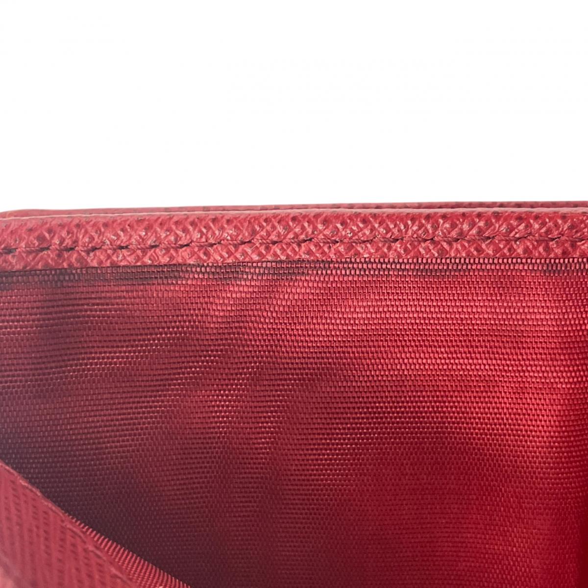 プラダ PRADA 二つ折り財布
二つ折り財布 ジップアラウンド サフィアーノ レザー 1ML225 レッド 【SS】
【中古】