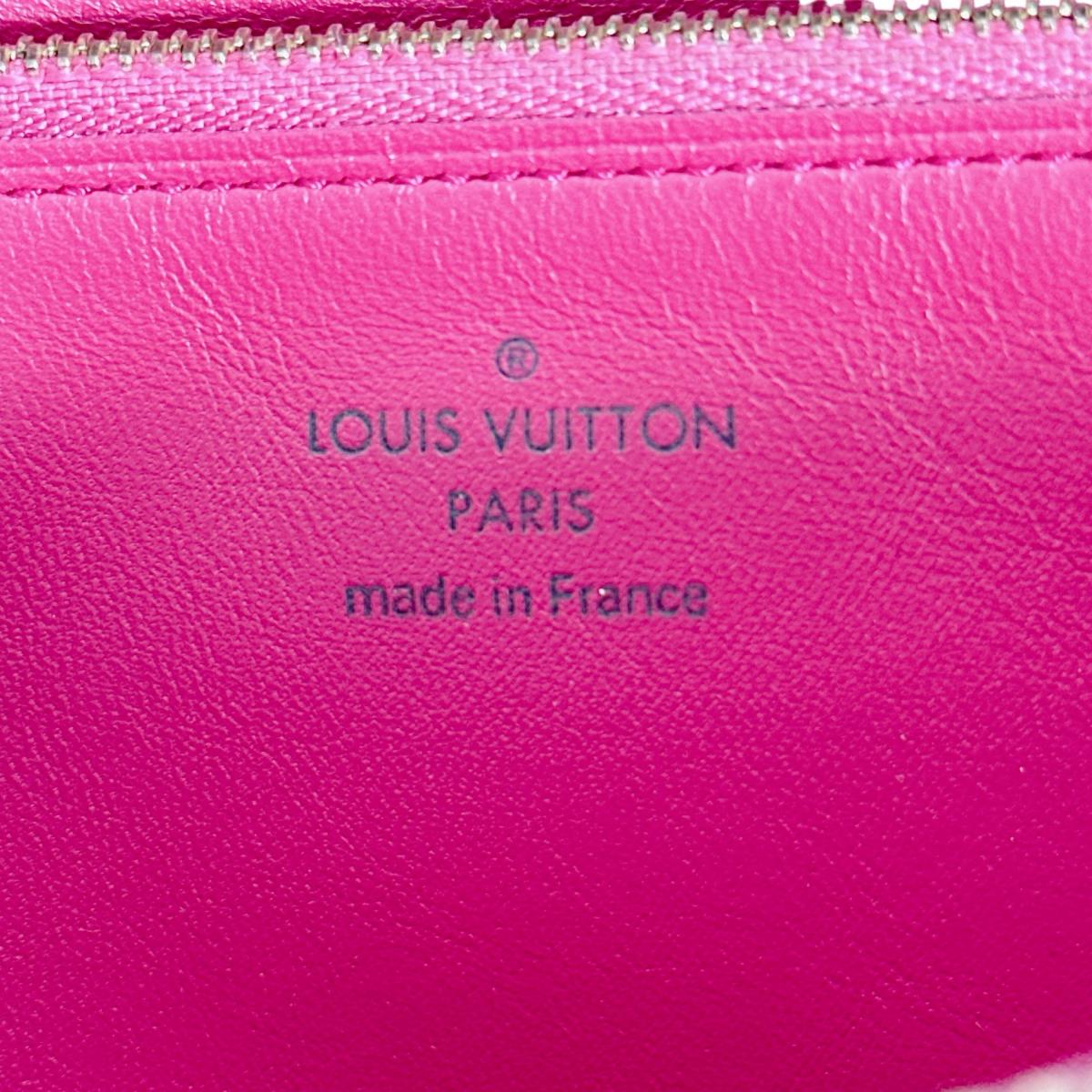 ルイヴィトン LOUIS VUITTON 長財布
ポルトフォイユ・コメット トリヨン L字ファスナー レザー M63102 ノワール LV
【SS】
【中古】