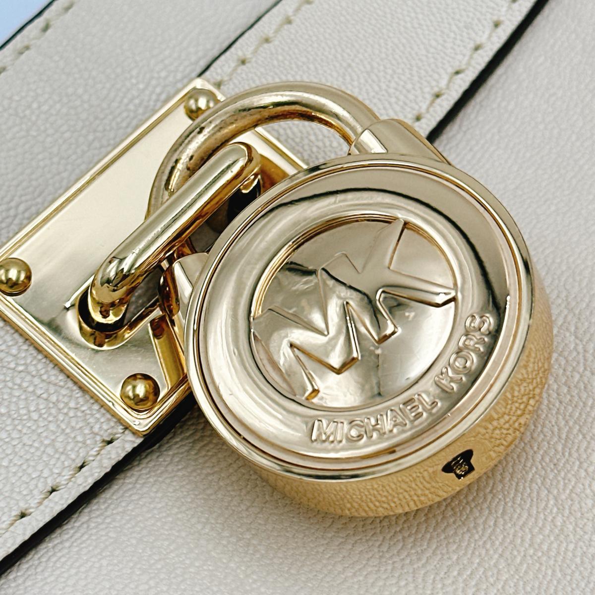 マイケルコース Michael Kors ハンドバッグ
2WAYバッグ ショルダーバッグ レザー カーフ ホワイト 【SS】
【中古】