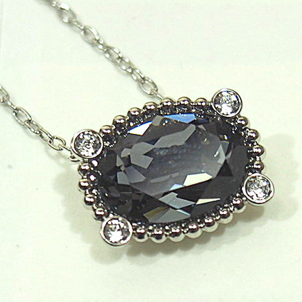 スワロフスキー SWAROVSKI ネックレス
黒 ラインストーン シルバー 箱付 スチール 【SS】
【中古】