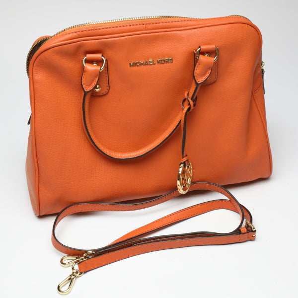 マイケルコース Michael Kors ショルダーバッグ
2WAY ボストンタイプ 斜めかけ オレンジ 【SS】
【中古】