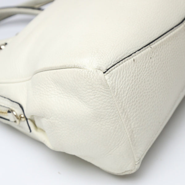 ケイトスペード Kate Spade ハンドバッグ
トートバッグ カーフ ボストンタイプ カーフ アイボリー 【SS】
【中古】