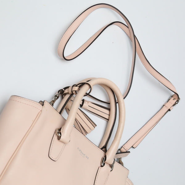 コーチ COACH ハンドバッグ
ショルダーバッグ 斜めかけ 2WAY レザー ピンク 【SS】
【中古】