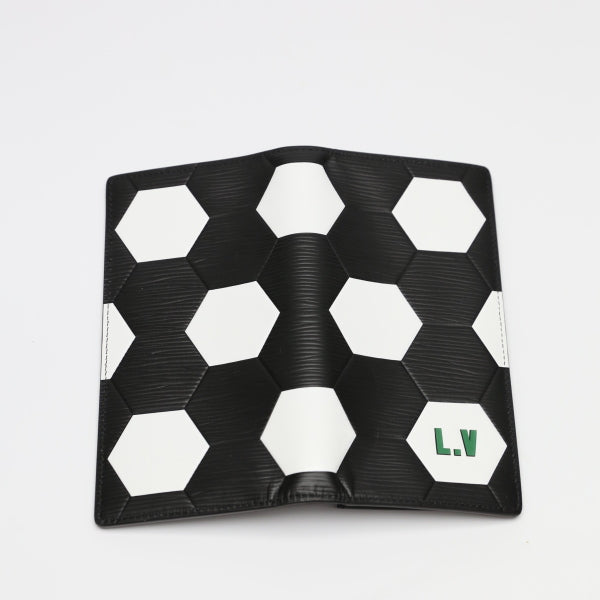 ルイヴィトン LOUIS VUITTON 長財布
ポルトフォイユ・ブラザ エピ ロシア2018 FIFA ワールドカップ エピレザー M63294 ノワール LV
【中古】