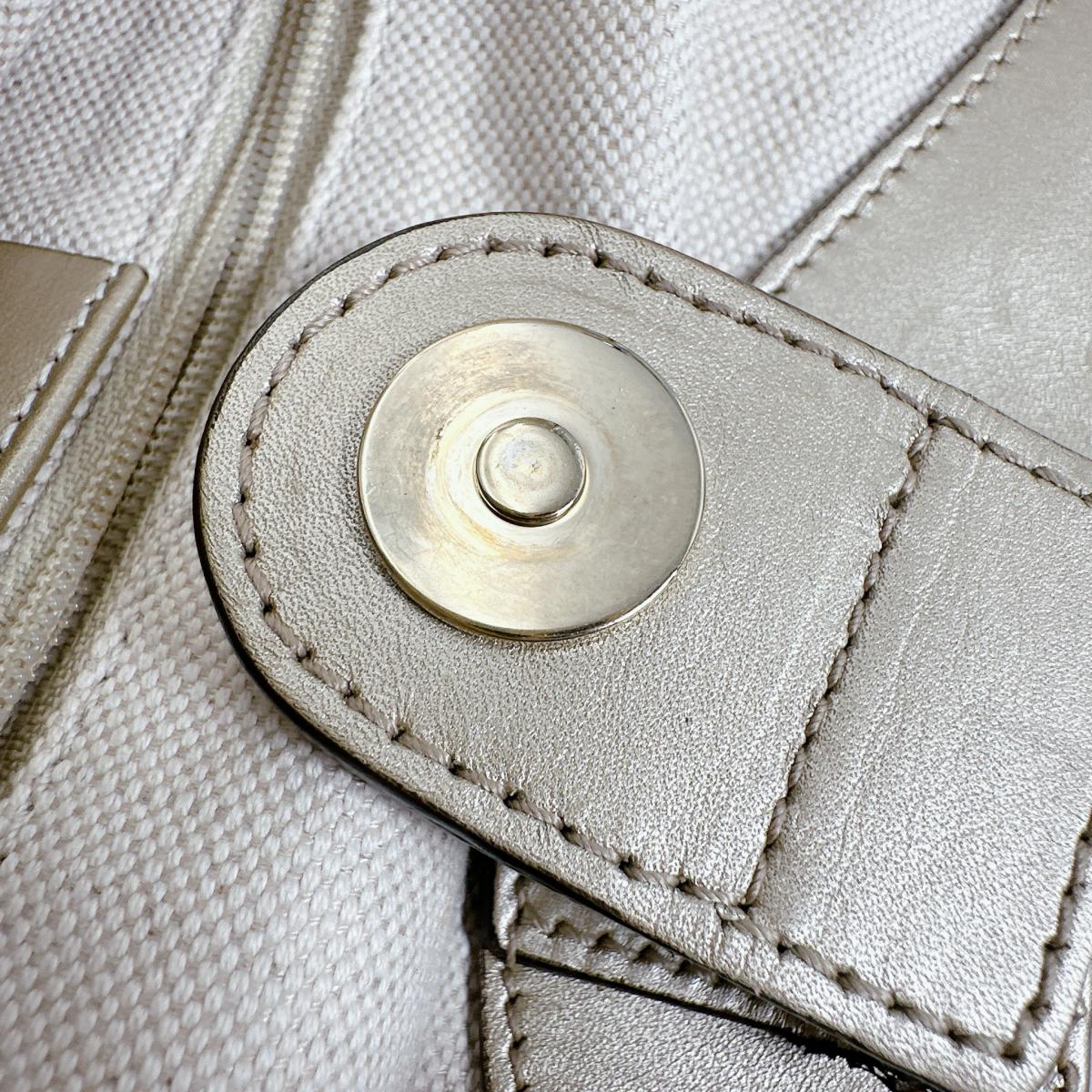 グッチ GUCCI トートバッグ
ハンドバッグ GGキャンバス スーキーバッグ GGキャンバス 211944 ベージュ 【SS】
【中古】