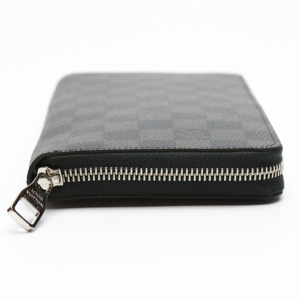 ルイヴィトン LOUIS VUITTON 長財布
ジッピーオーガナイザー ダミエ グラフィット ラウンドファスナー ダミエグラフィットキャンバス N63077 ブラック LV
【SS】
【中古】