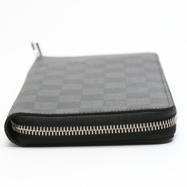 ルイヴィトン LOUIS VUITTON 長財布
ジッピーオーガナイザー ダミエ グラフィット ラウンドファスナー ダミエグラフィットキャンバス N63077 ブラック LV
【SS】
【中古】