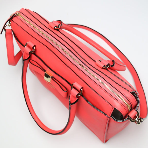 ケイトスペード Kate Spade ショルダーバッグ
斜めがけ 2WAY PVC ピンク 【SS】
【中古】