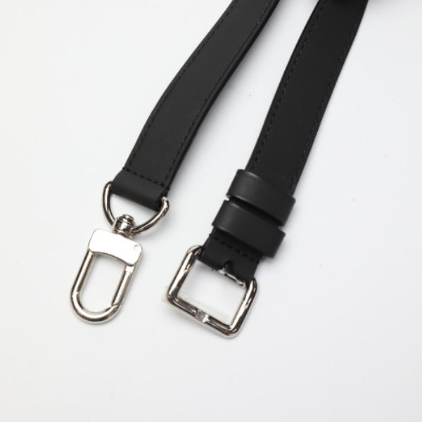 ルイヴィトン LOUIS VUITTON ショルダーストラップ
ショルダーストラップ ストラップ タイガ ブルーマリーヌ用 タイガ M33432 LV
【SS】
【中古】