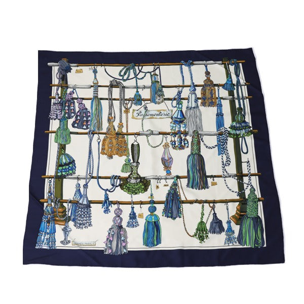 エルメス HERMES スカーフ
Pasementerie カレ90 シルク カレ90 青 【SS】
【中古】