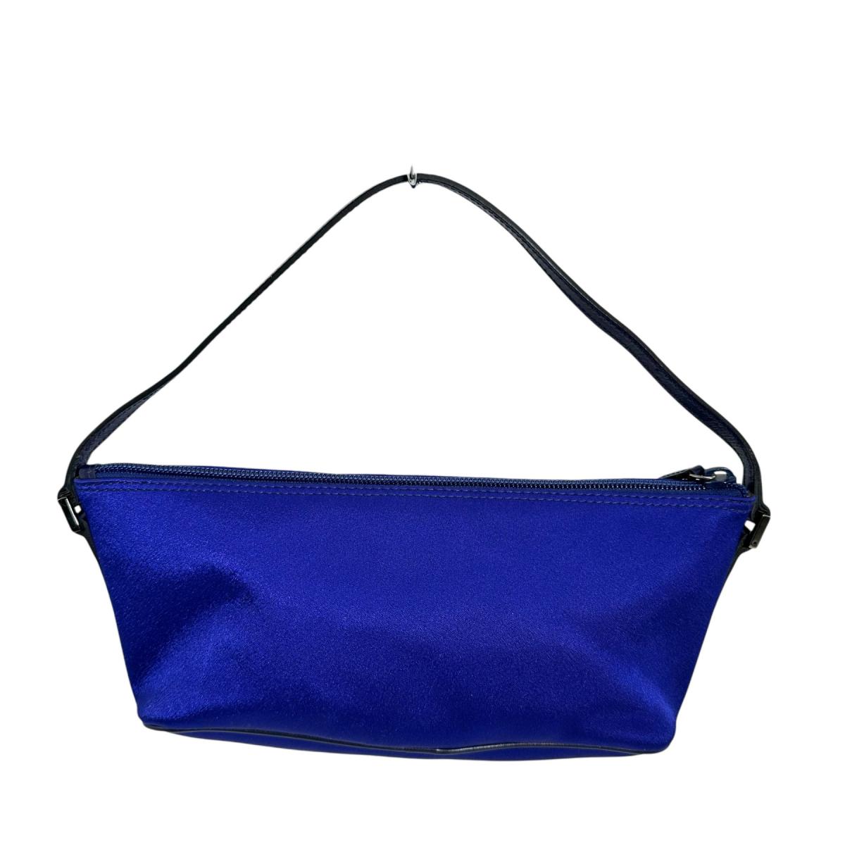 グッチ GUCCI ポーチ
ポーチ ハンドポーチ サテン 039-1103 ブルー 【SS】
【中古】