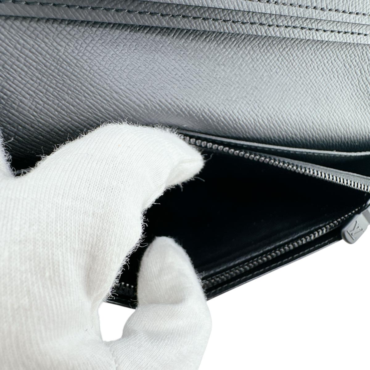 ルイヴィトン LOUIS VUITTON 長財布
長財布 モノグラムギャラクシー ポルトフォイユブラザ モノグラムキャンバス M63871 グレー LV
【中古】