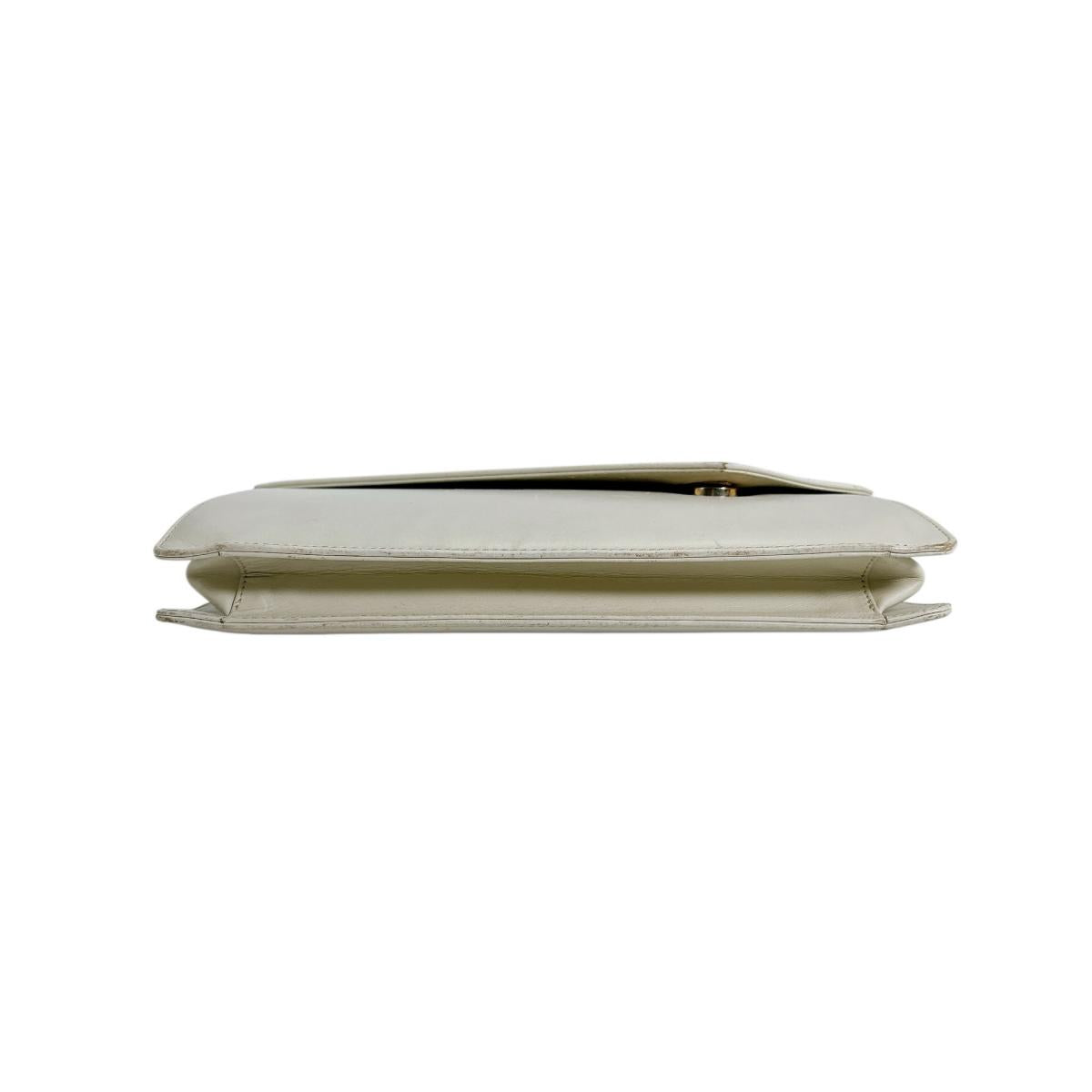 ピエール・バルマン PIERRE BALMAIN セカンドバッグ
クラッチバッグ フォーマル チェーンバッグ レザー ホワイト 【SS】
【中古】