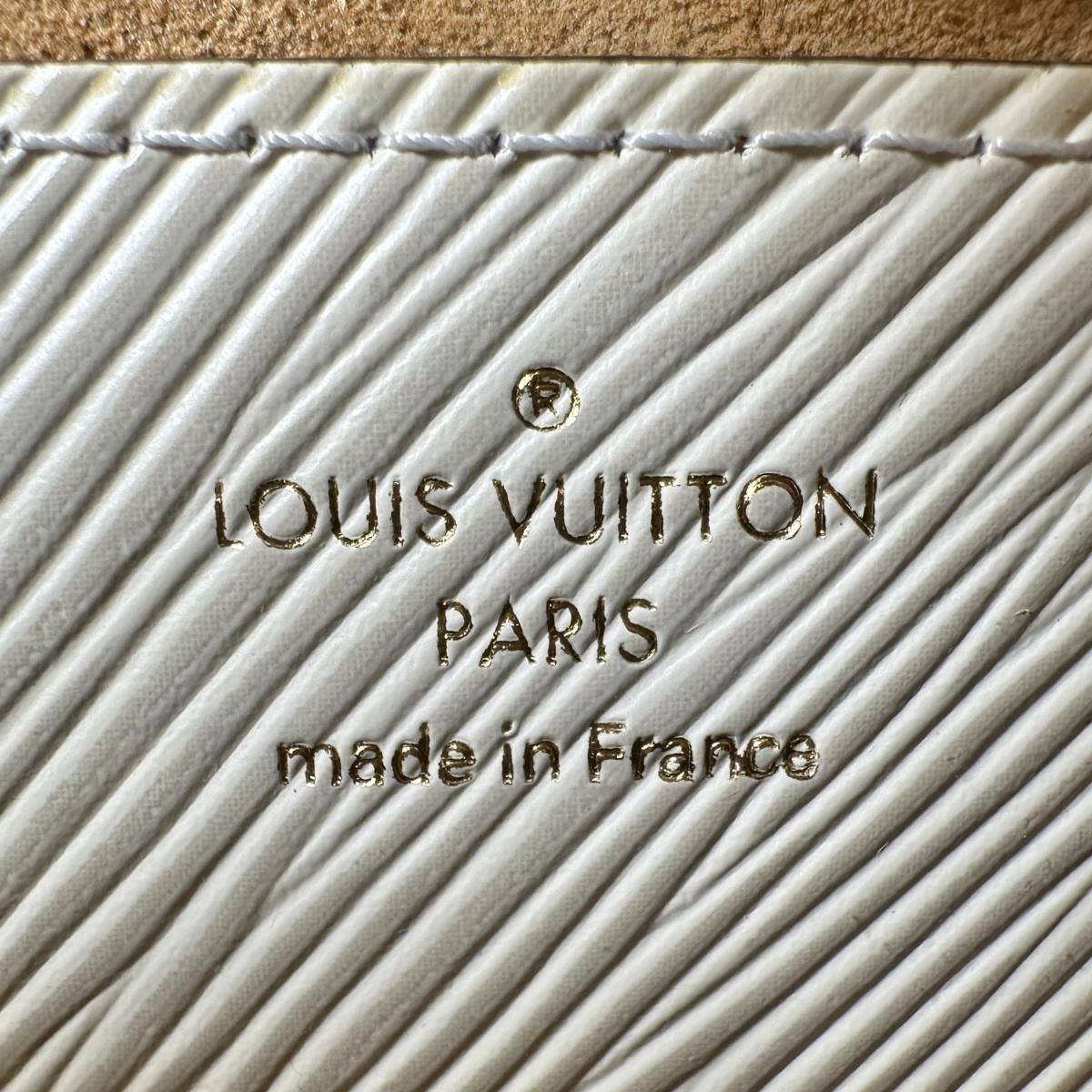 ルイヴィトン LOUIS VUITTON ショルダーバッグ
ツイスト MM エピレザー ブロン M55513 ホワイト LV
【中古】