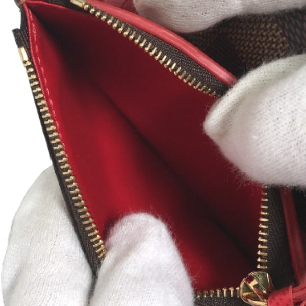 Louis Vuitton LOUIS VUITTON Tri-fold wallet
Card Case with Coin Pocket Monogram Portefeuille Victorine Monogram Canvas N41659 Red LV
【second hand】