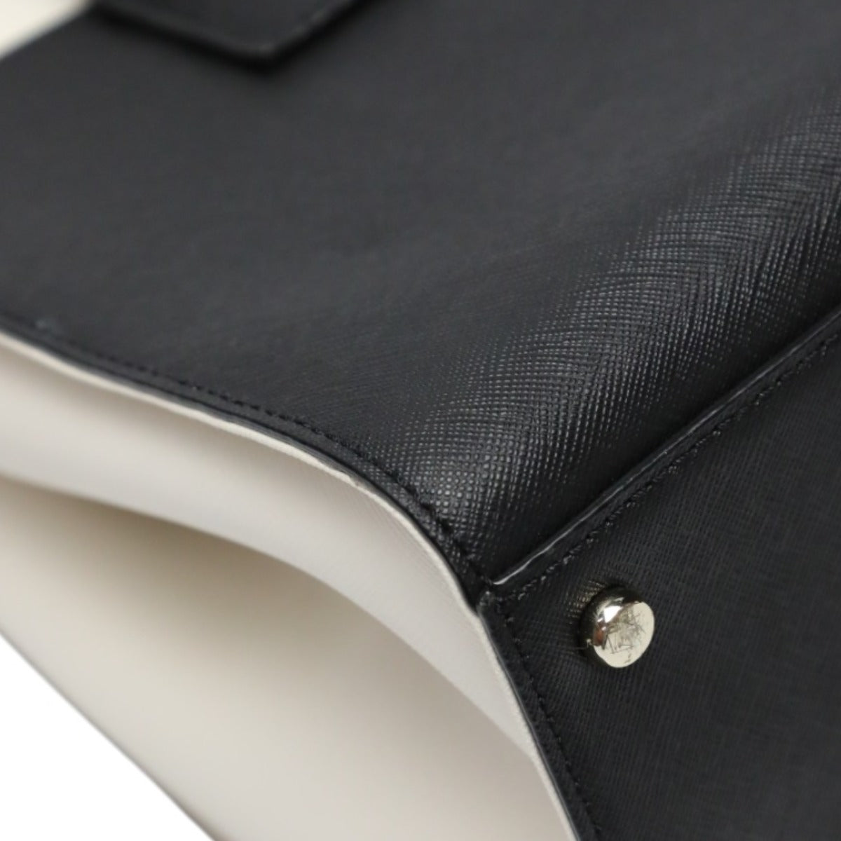 ケイトスペード Kate Spade ハンドバッグ
ブラック×アイボリー 【SS】
【中古】