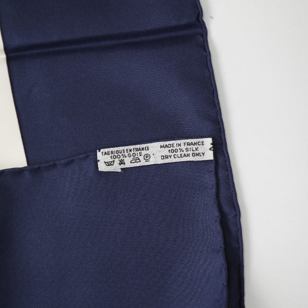 エルメス HERMES スカーフ
カレ90 BRIDES de GALA シルク カレ90 ブルー 【SS】
【中古】