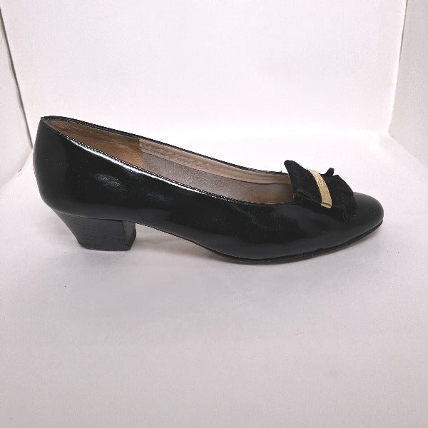 サルヴァトーレフェラガモ Salvatore Ferragamo パンプス
5 1/2 C ブラック 【SS】
【中古】