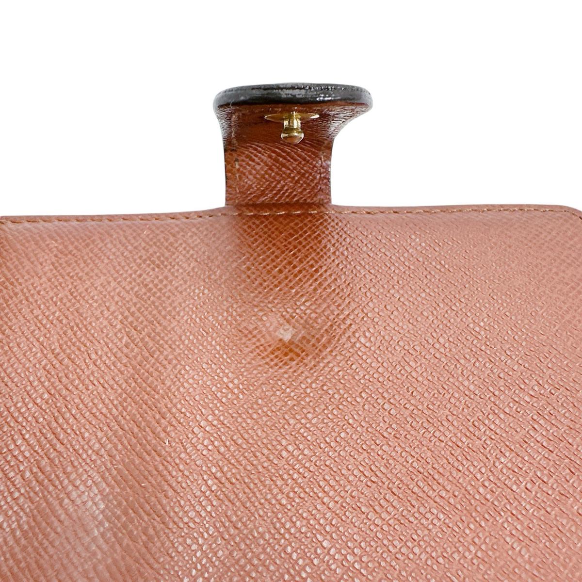 ルイヴィトン LOUIS VUITTON 二つ折り財布
カード用ポケット付がま口財布 モノグラム ポルト モネ・ビエ ヴィエノア モノグラムキャンバス M61663 ブラウン LV
【SS】
【中古】