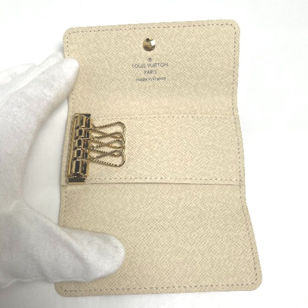 ルイヴィトン LOUIS VUITTON キーケース
4本用キーケース ダミエアズール ミュルティクレ4 ダミエアズールキャンバス M62630 ダミエ・アズール LV
【SS】
【中古】