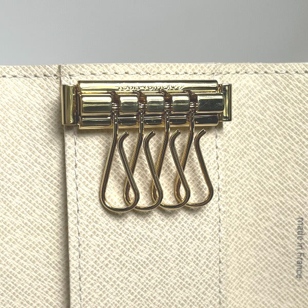 ルイヴィトン LOUIS VUITTON キーケース
4本用キーケース ダミエアズール ミュルティクレ4 ダミエアズールキャンバス M62630 ダミエ・アズール LV
【SS】
【中古】