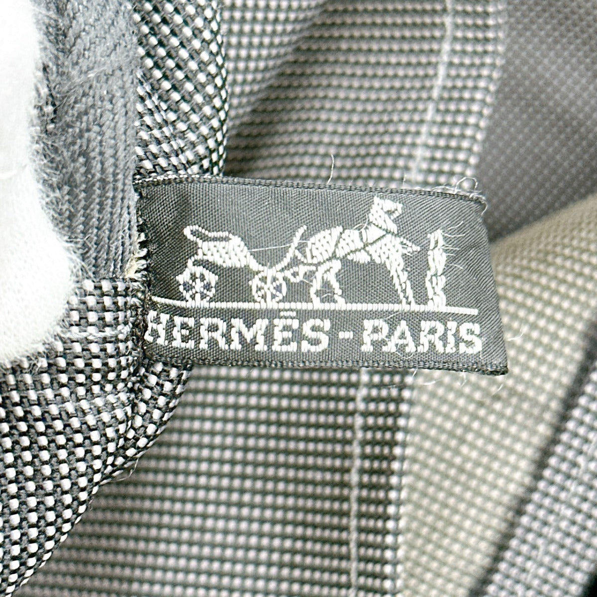 エルメス HERMES トートバッグ
エールラインMM キャンバス グレー 【SS】
【中古】