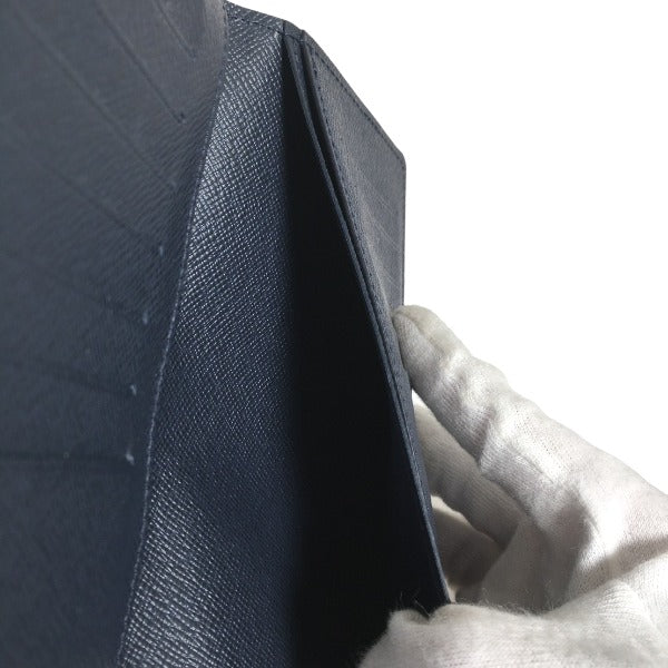 ルイヴィトン LOUIS VUITTON 長財布
ポルトフォイユブラザ エピ 二つ折り長財布 小銭入れ付き エピレザー M61816 ブルーマリーヌ LV
【SS】
【中古】