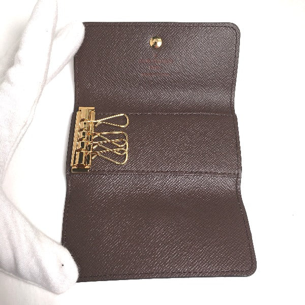 ルイヴィトン LOUIS VUITTON キーケース
4本用キーケース ダミエ ミュルティクレ4 ダミエキャンバス N62631 ブラウン LV
【SS】
【中古】