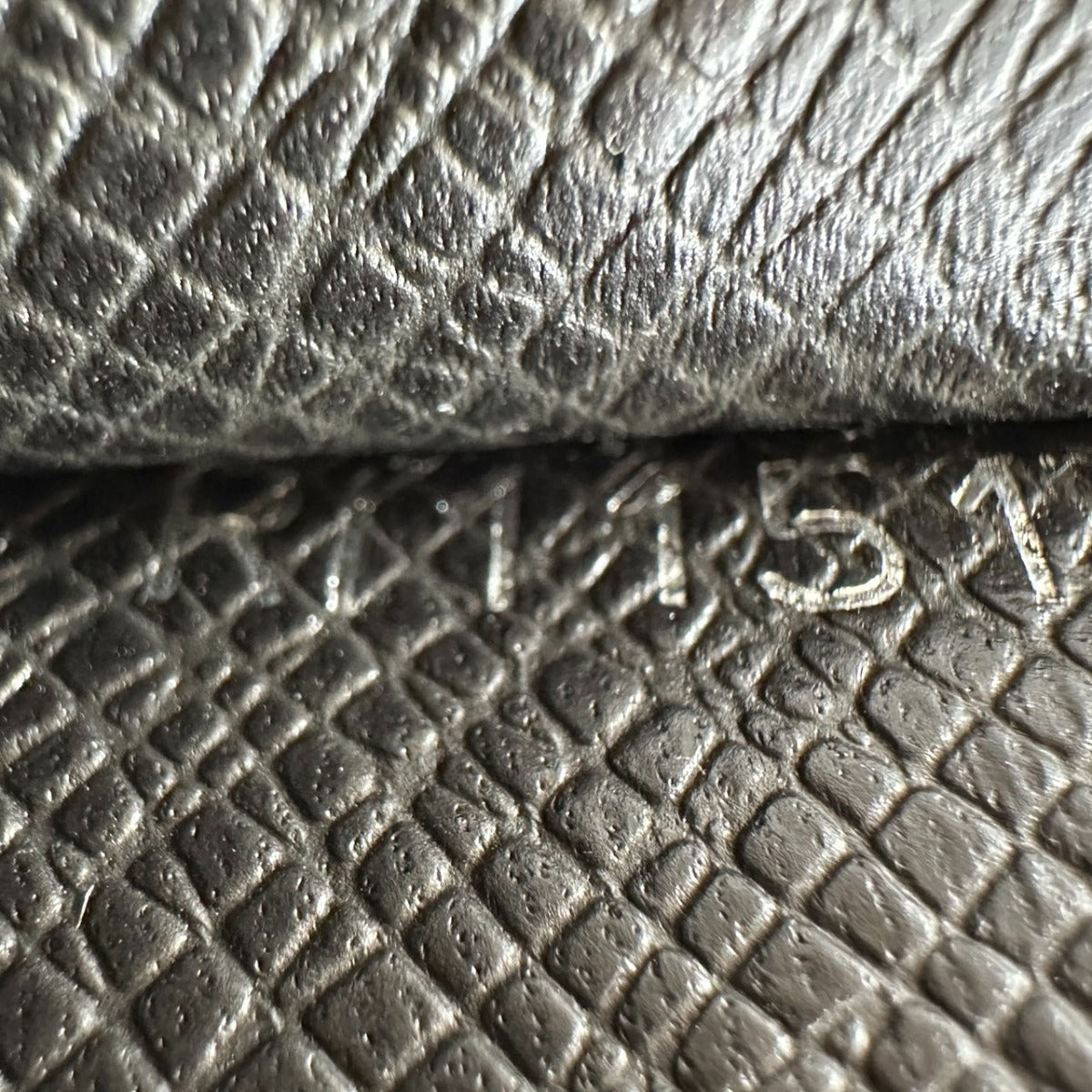 ルイヴィトン LOUIS VUITTON ビジネスバッグ
ブリーフケース タイガ アルドワーズ タイガ M32752 ブラック LV
【SS】
【中古】