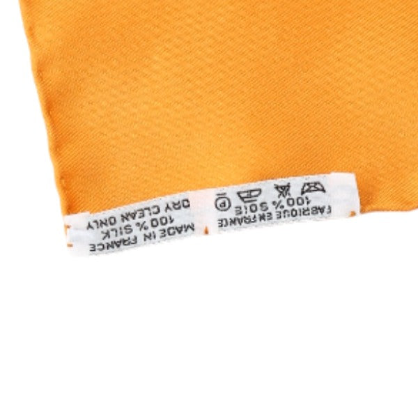 エルメス HERMES スカーフ
スカーフ カレ90 タンブールの太鼓 シルク100% シルク オレンジ 【SS】
【中古】