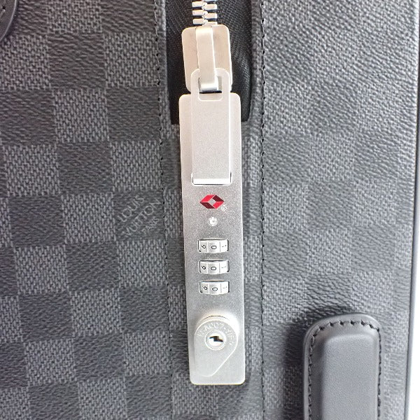 ルイヴィトン LOUIS VUITTON スーツケース
キャスター付き旅行かばん ダミエグラフィット ホライゾン55 ダミエグラフィットキャンバス M23002 ノワール LV
【SS】
【中古】