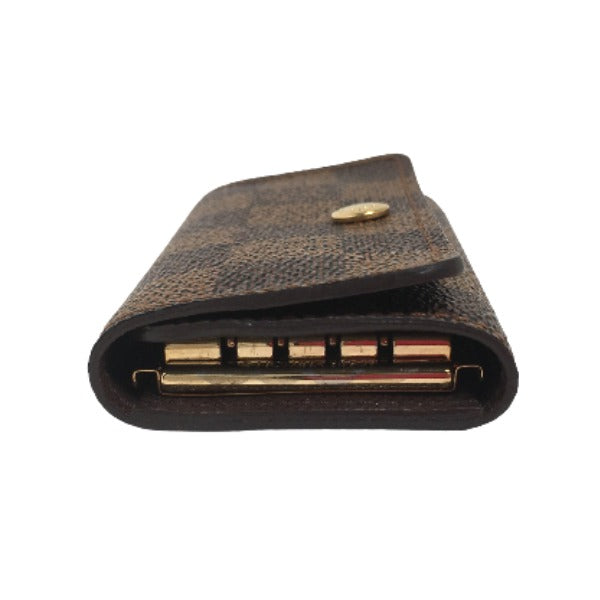 ルイヴィトン LOUIS VUITTON キーケース
4本用キーケース ダミエ ミュルティクレ4 ダミエキャンバス N62631 ブラウン LV
【SS】
【中古】