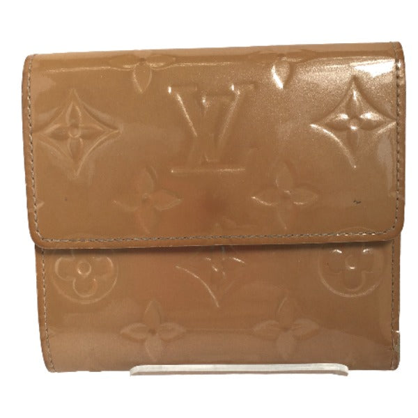 ルイヴィトン LOUIS VUITTON 二つ折り財布
Wホック財布 ヴェルニ ポルトモネ・ビエカルトクレディ モノグラムヴェルニ M91167 ソフトベージュ LV
【SS】
【中古】