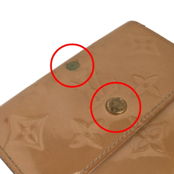 ルイヴィトン LOUIS VUITTON 二つ折り財布
Wホック財布 ヴェルニ ポルトモネ・ビエカルトクレディ モノグラムヴェルニ M91167 ソフトベージュ LV
【SS】
【中古】