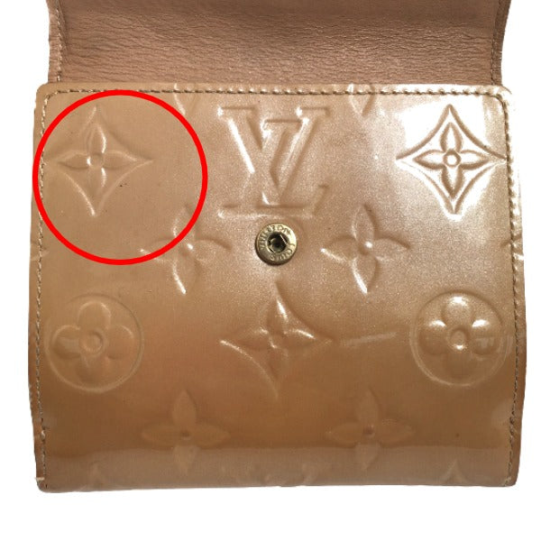 ルイヴィトン LOUIS VUITTON 二つ折り財布
Wホック財布 ヴェルニ ポルトモネ・ビエカルトクレディ モノグラムヴェルニ M91167 ソフトベージュ LV
【SS】
【中古】