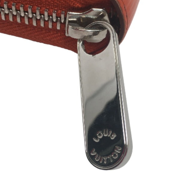 ルイヴィトン LOUIS VUITTON 長財布
ラウンドファスナー エピ ジッピーウォレット エピレザー M60310 LV
【SS】
【中古】