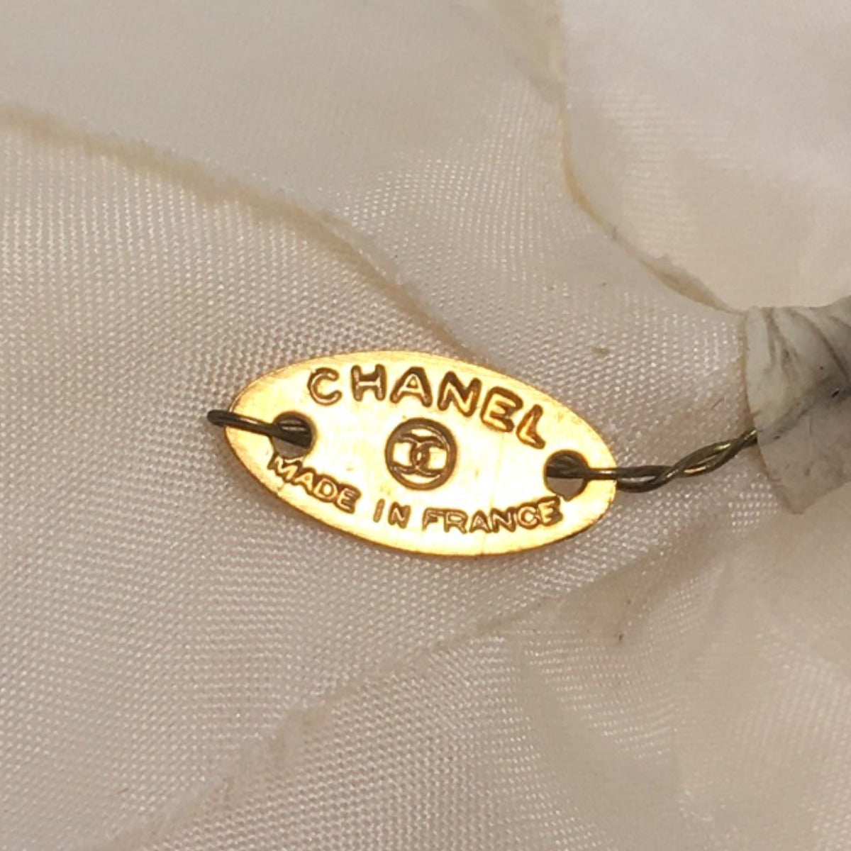 シャネル CHANEL ブローチ
カメリア 箱付き コサージュ ホワイト 【SS】
【中古】