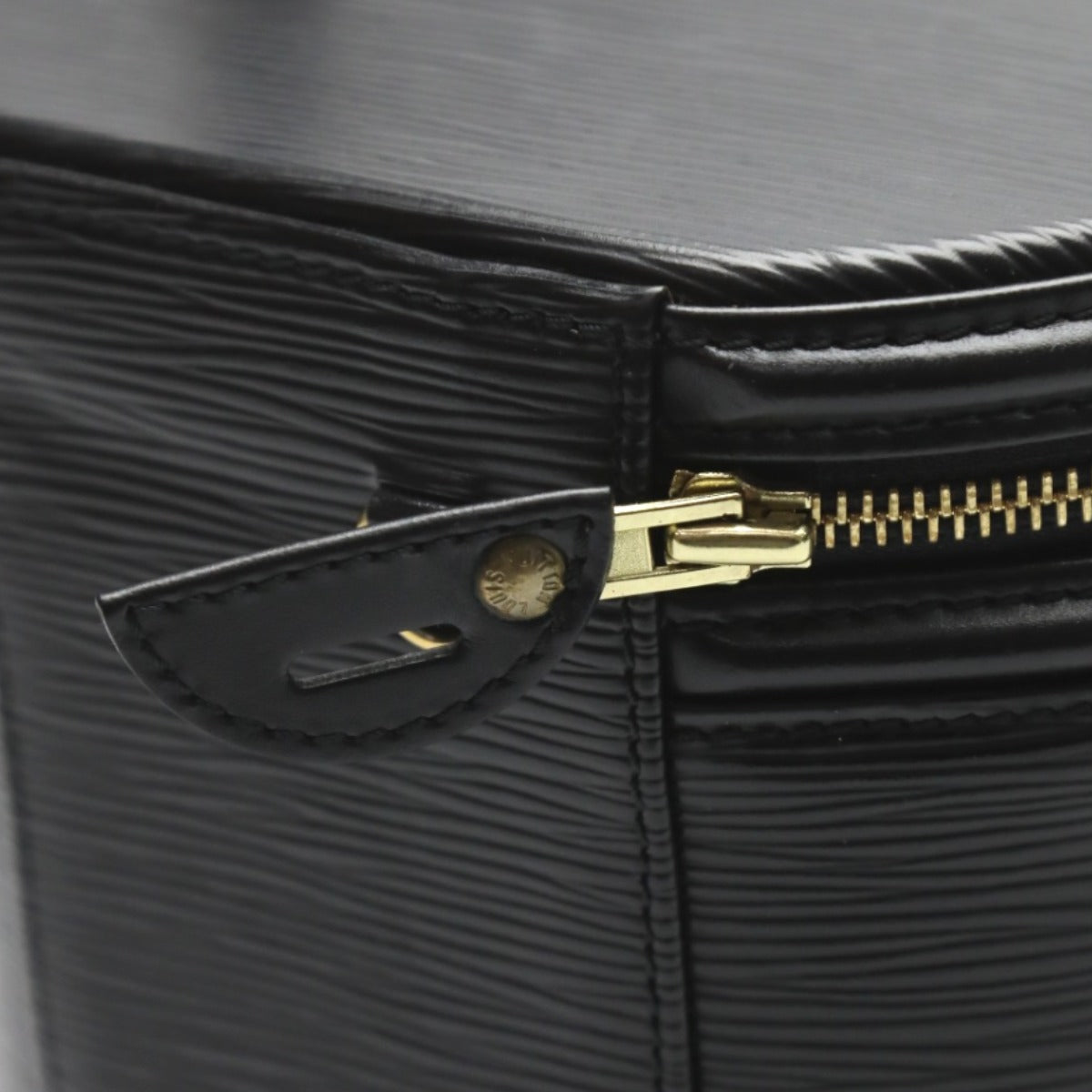ルイヴィトン LOUIS VUITTON ハンドバッグ
カンヌ エピ ノワール エピレザー M48032 クリールブラック LV
【SS】
【中古】