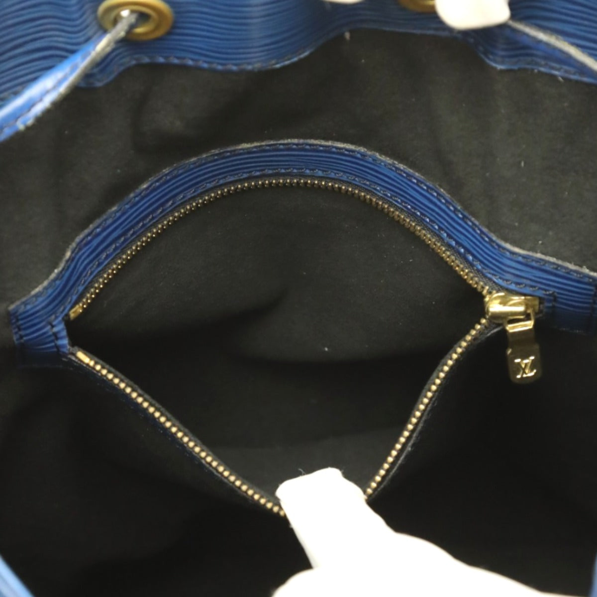 ルイヴィトン LOUIS VUITTON ショルダーバッグ
巾着型ショルダーバッグ エピ ノエ エピレザー M44005 ブルー LV
【SS】
【中古】